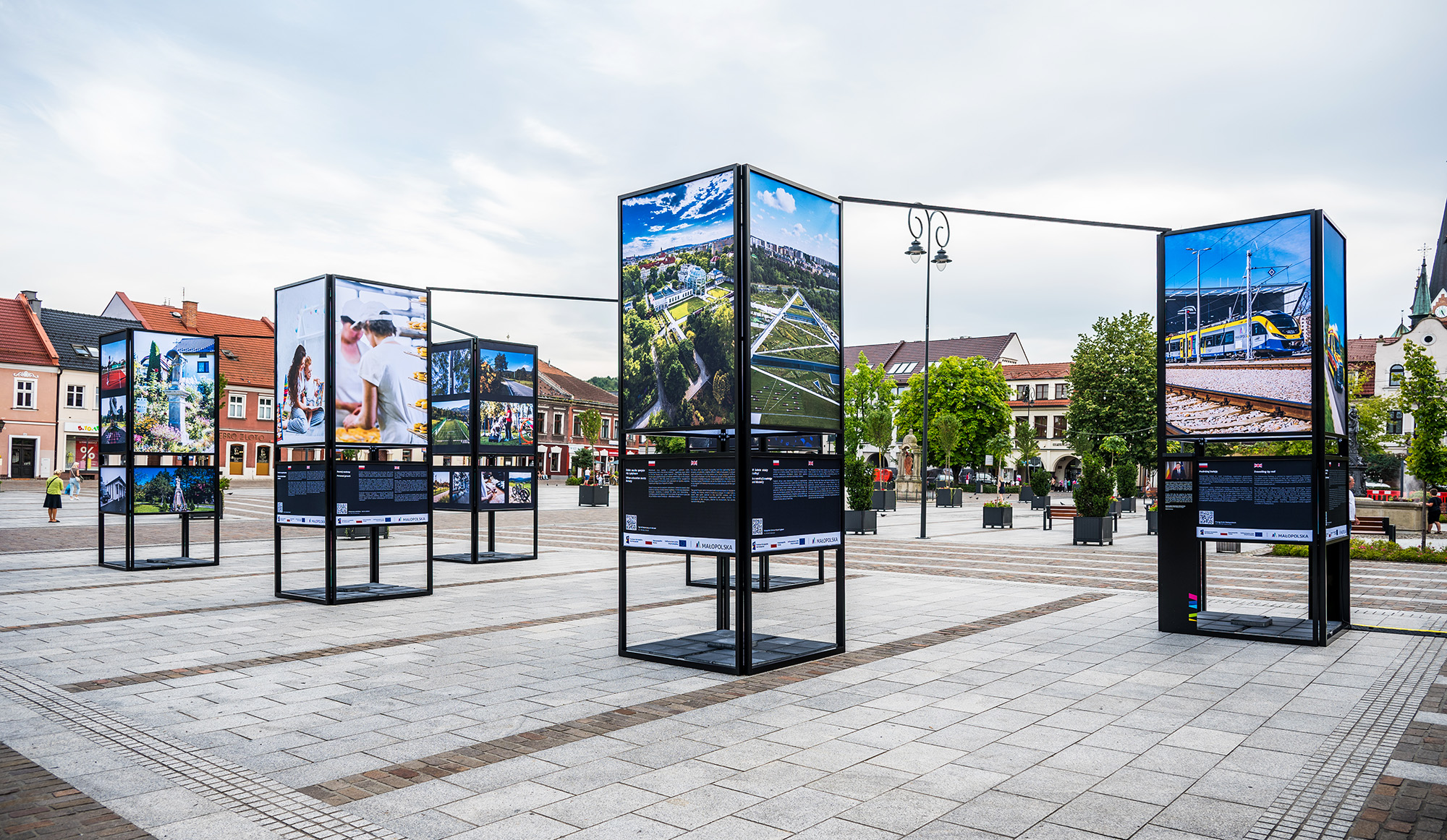 obrazek zasobu: The outdoor exhibition "20 Years of European Funds in Małopolska"